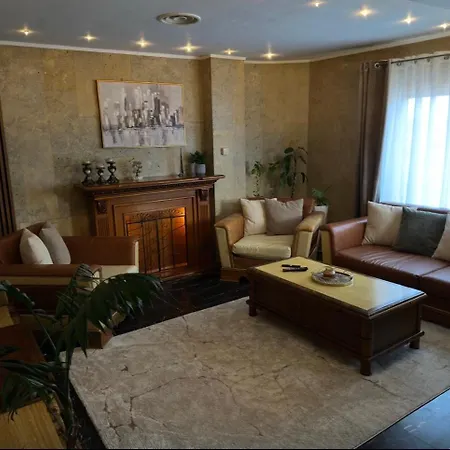 - 3 Bedroom Near 公寓 康斯坦察