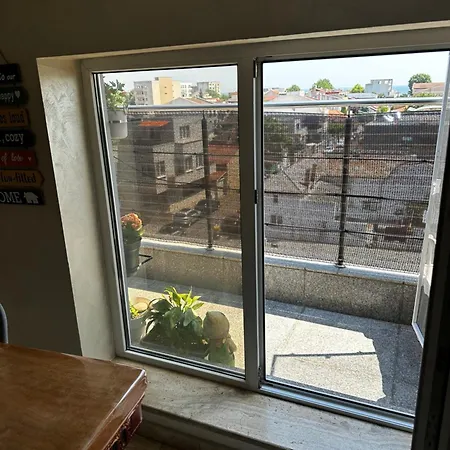 - 3 Bedroom Near 公寓 康斯坦察